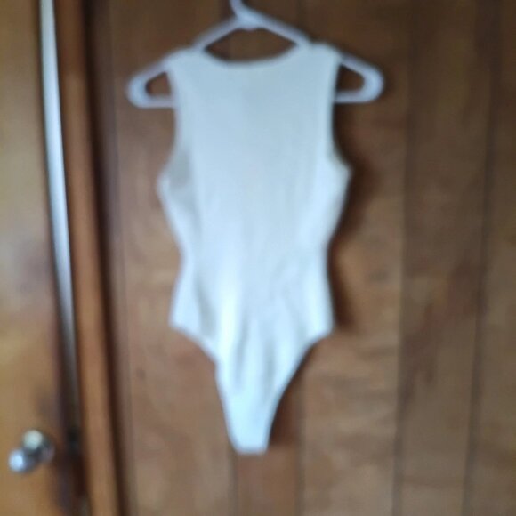 allie rose womens white knit ribbed sleeveless bodysuit size M - Picture 4 of 5